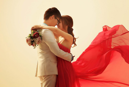 上海市出轨调查取证：婚后老公爱抱怨怎么办？